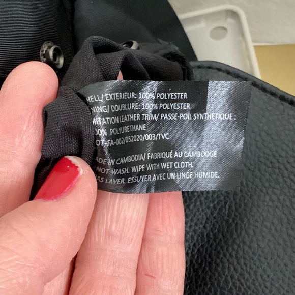 \Botkier\ Essentials Backpack - Picture 15 of 16